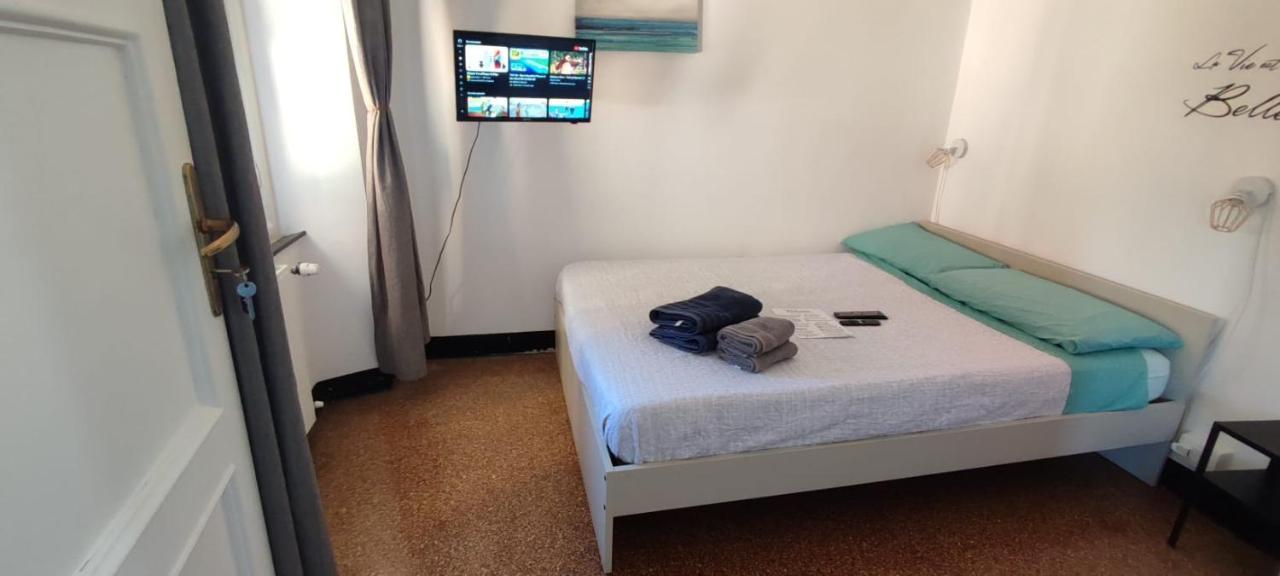 Genova Rooms Brignole B Bagian luar foto